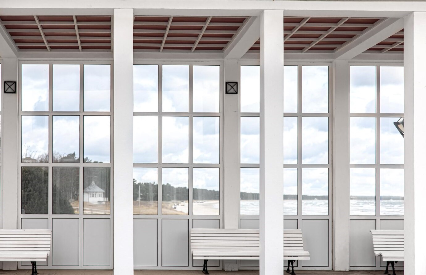 5 Window Frame Materials: Which is Best for Your Home? (2024)