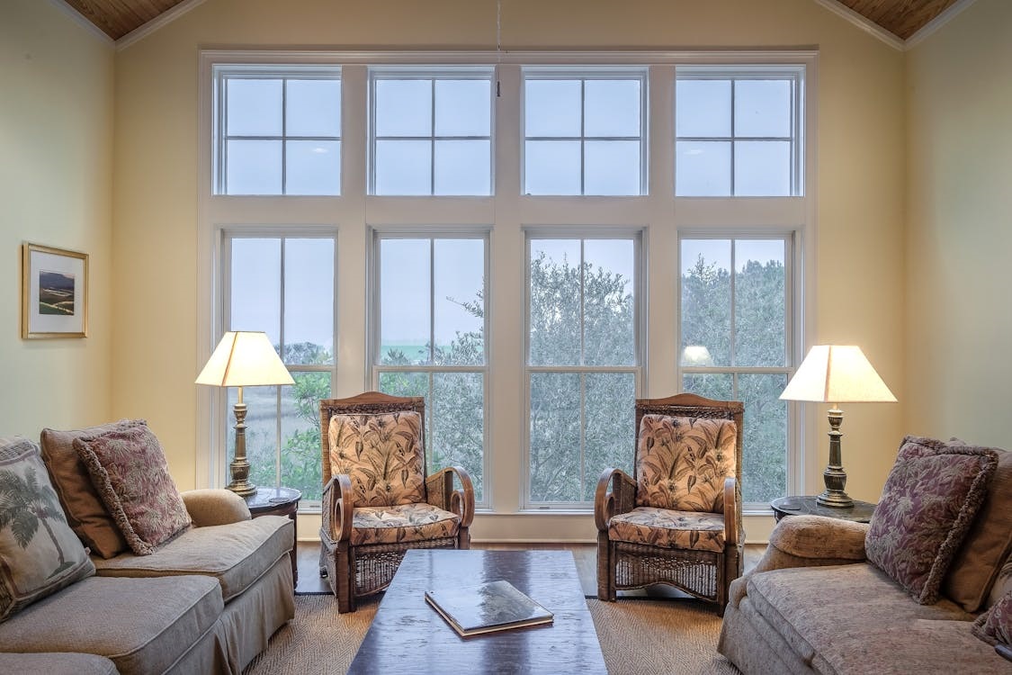 Vinyl vs Aluminum Windows: Which One Is Better in 2024? 