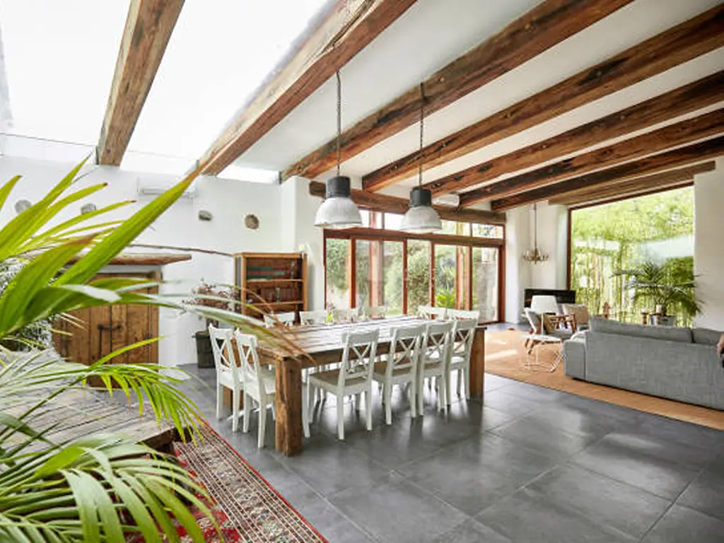 How to Choose Windows: The Ultimate 2026 Buying Guide 11 rustic windows